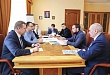 Сергей Путмин и директор департамента ЖКХ Антон Фирсов обсудили проблемы отрасли в районе